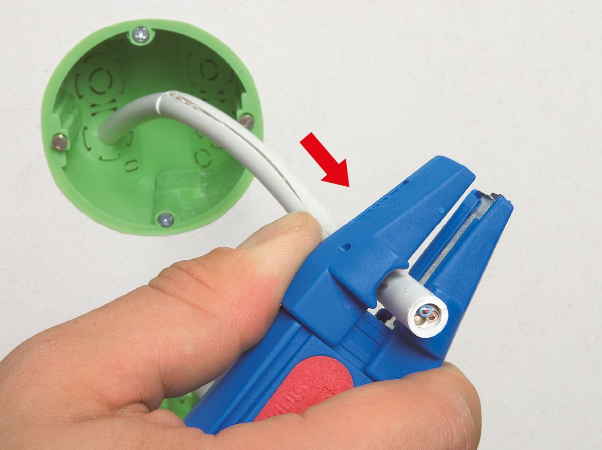 Инструмент для снятия внешней и внутренней изоляции универсальный 0,5 - 16,0 мм кв., 4,0 - 13,0 д.  WEICON № 100