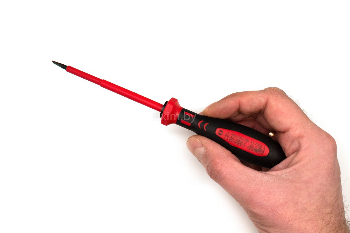 Отвертка шлицевая изолированная 3,5 x 0,6 x 100 CIMCO 117703