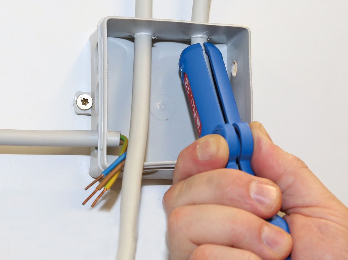 Инструменты для снятия внешней оболочки кабеля 6-13 мм д. WEICON № 13